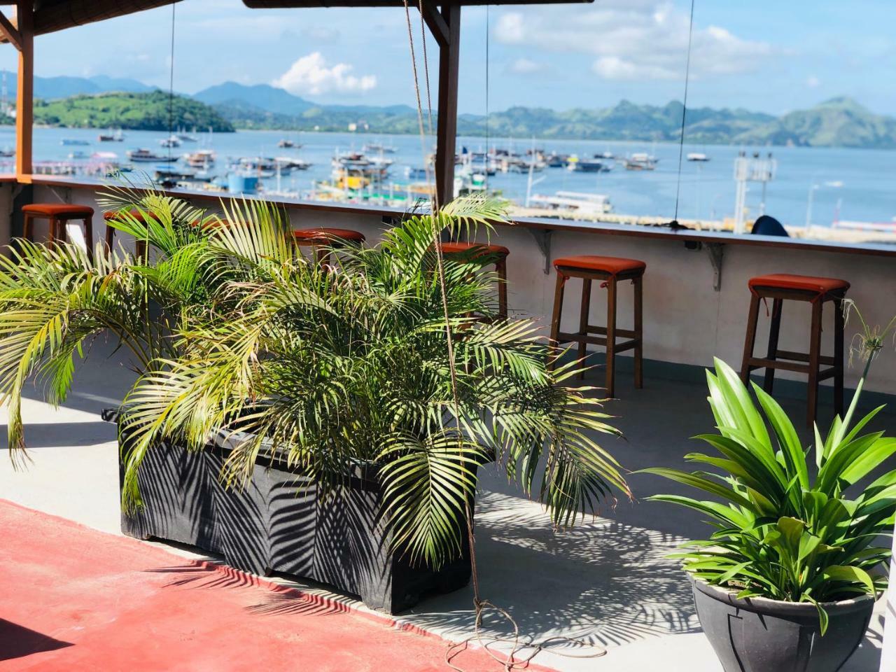 Blue Ocean Hotel Labuan Bajo Exterior foto